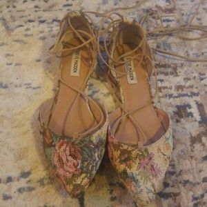 Steve Madden Walkie Floral Flats SZ. 10